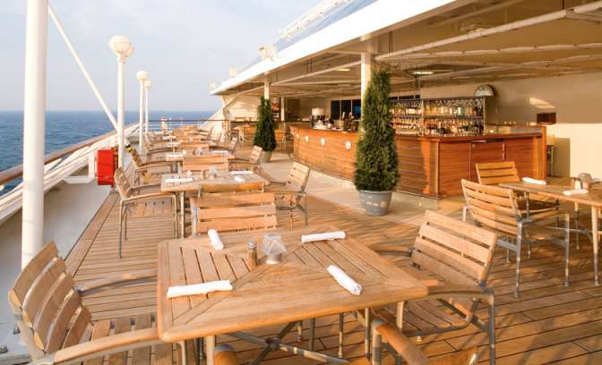 Terras op het dek van Azamara Cruises