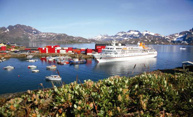 MS Bremen in Groenland