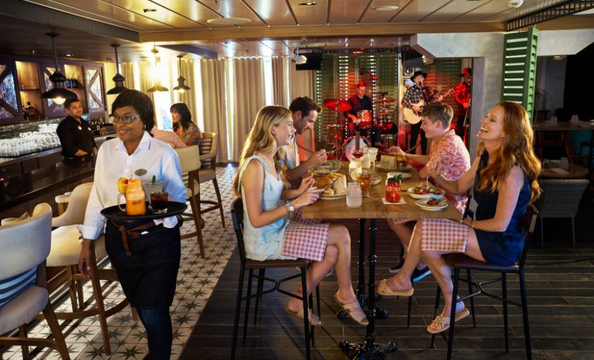 mason jar bar wonder of the seas royal caribbean