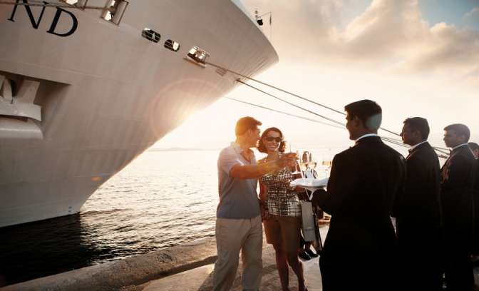 ontvangst door personeel bij aankomst schip silver wind