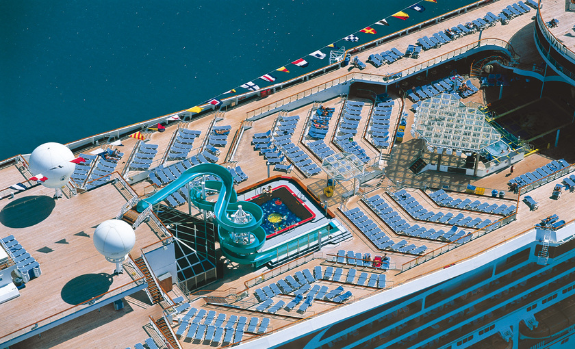 Overzicht dek Carnival Triumph