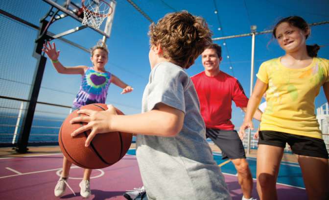 Basketballen op dek van Carnival cruises