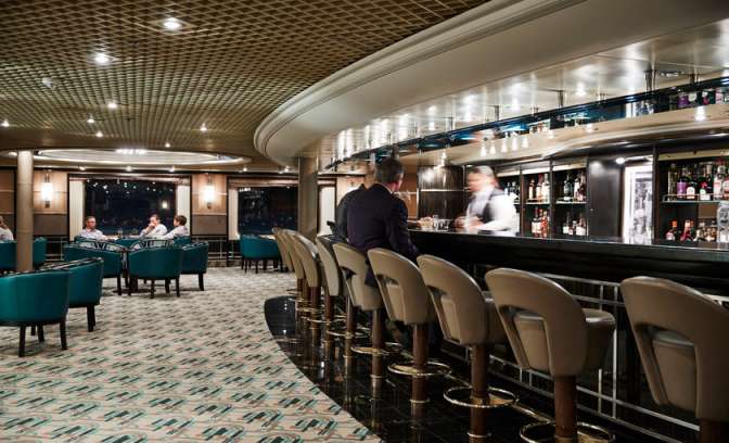 bar en lounge silver cloud expedition